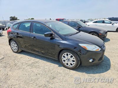 Czwarte zdjęcie samochodu z boku: 2012 FORD FOCUS SE VIN:1FAHP3K29CL237609 - miniatura