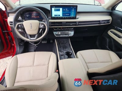Zdjęcie 8 z 13 samochodu: 2026 LINCOLN CORSAIR PREMIERE VIN:5LMCJ1DA5TUL08810 - miniatura