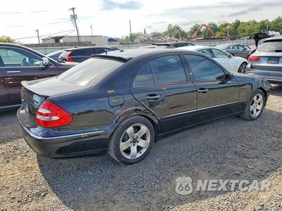 Trzecie zdjęcie samochodu z tyłu: 2006 MERCEDES-BENZ E 500 4MATIC VIN:WDBUF83J16X209720 - miniatura