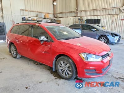 Czwarte zdjęcie samochodu z boku: 2017 VOLKSWAGEN GOLF SPORTWAGEN S VIN:3VWC17AU1HM526406 - miniatura