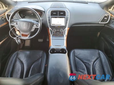 Zdjęcie 8 z 13 samochodu: 2019 LINCOLN NAUTILUS RESERVE VIN:2LMPJ6LP2KBL57446 - miniatura