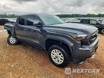 Czwarte zdjęcie samochodu z boku: 2024 TOYOTA TACOMA SR5 VIN:3TYLB5JN6RT007757 - miniatura