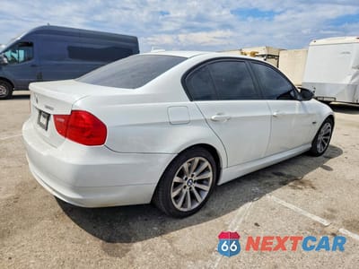 Trzecie zdjęcie samochodu z tyłu: 2011 BMW 328 I SULEV VIN:WBAPH5G59BNN59023 - miniatura