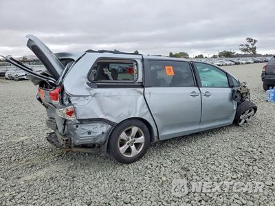 Trzecie zdjęcie samochodu z tyłu: 2014 TOYOTA SIENNA LE VIN:5TDKK3DC4ES407932 - miniatura