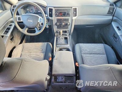 Zdjęcie 8 z 12 samochodu: 2008 JEEP GRAND CHEROKEE LAREDO VIN:1J8GR48K28C216260 - miniatura