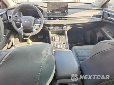 Zdjęcie 8 z 14 samochodu: 2023 MITSUBISHI OUTLANDER SE VIN:JA4T5UA94PZ021811 - miniatura