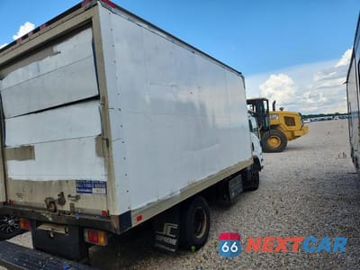 Trzecie zdjęcie samochodu z tyłu: 2011 ISUZU NPR VIN:JALB4W170B7401908 - miniatura