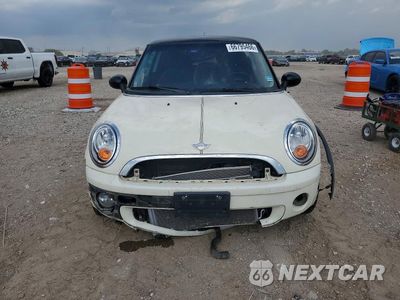 Piąte zdjęcie samochodu w środku: 2008 MINI COOPER VIN:WMWMF33518TT59776 - miniatura