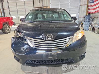 Piąte zdjęcie samochodu w środku: 2015 TOYOTA SIENNA XLE 8-PASSENGER VIN:5TDYK3DC3FS568364 - miniatura