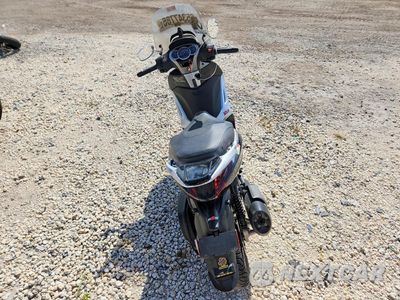 Czwarte zdjęcie samochodu z boku: 2016 PIAGGIO BV 350 VIN:ZAPM690TXG5201107 - miniatura