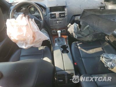 Zdjęcie 8 z 12 samochodu: 2010 MERCEDES-BENZ C 300 VIN:WDDGF5EB5AF422337 - miniatura
