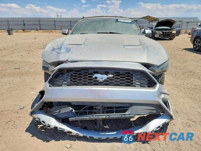 Piąte zdjęcie samochodu w środku: 2020 FORD MUSTANG VIN:1FATP8UH8L5139510 - miniatura