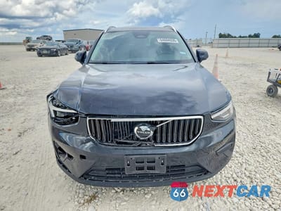 Piąte zdjęcie samochodu w środku: 2025 VOLVO XC40 CORE VIN:YV4L12UJ2S2479373 - miniatura