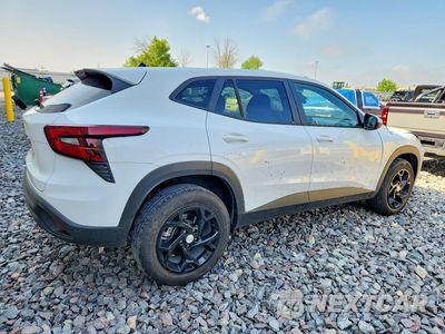 Trzecie zdjęcie samochodu z tyłu: 2024 CHEVROLET TRAX VIN:KL77LFE27RC246295 - miniatura