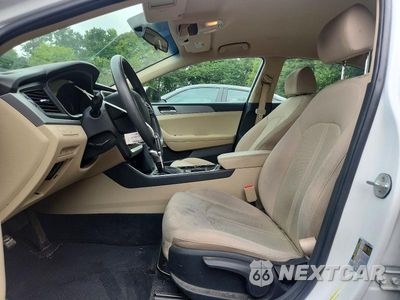 Zdjęcie 7 z 12 samochodu: 2018 HYUNDAI SONATA SE VIN:5NPE24AF1JH690534 - miniatura