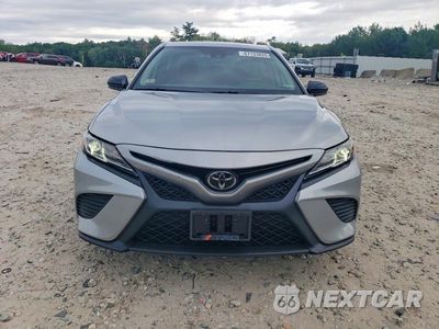Piąte zdjęcie samochodu w środku: 2020 TOYOTA CAMRY SE NIGHTSHADE VIN:4T1G11AK2LU327221 - miniatura