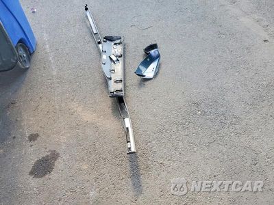 Zdjęcie 12 z 13 samochodu: 2020 TOYOTA RAV4 LIMITED VIN:JTMDWRFV6LD540425 - miniatura