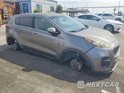 Czwarte zdjęcie samochodu z boku: 2018 KIA SPORTAGE LX VIN:KNDPM3AC3J7332553 - miniatura