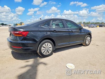 Trzecie zdjęcie samochodu z tyłu: 2019 VOLKSWAGEN JETTA S VIN:3VWCB7BU0KM248102 - miniatura