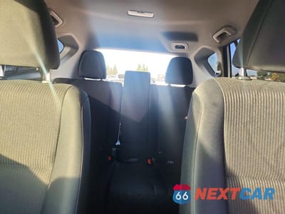 Zdjęcie 10 z 14 samochodu: 2018 TOYOTA RAV4 LE VIN:JTMZFREVXJJ750936 - miniatura