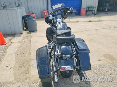 Czwarte zdjęcie samochodu z boku: 2016 HARLEY-DAVIDSON FLHTKL ULTRA LIMITED LOW VIN:1HD1KKL16GB674858 - miniatura