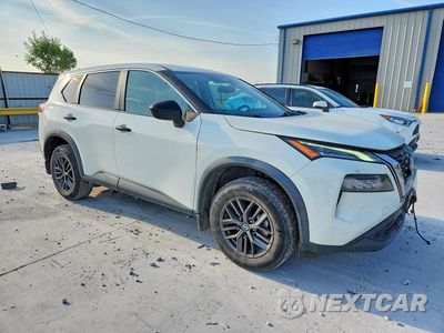 Czwarte zdjęcie samochodu z boku: 2021 NISSAN ROGUE S VIN:5N1AT3AA5MC771414 - miniatura