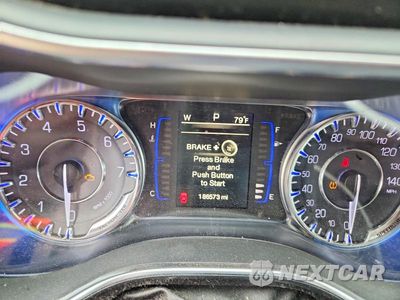 Zdjęcie 9 z 12 samochodu: 2015 CHRYSLER 200 LIMITED VIN:1C3CCCAB2FN616515 - miniatura