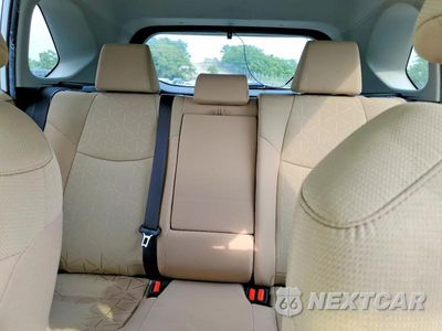 Zdjęcie 10 z 13 samochodu: 2019 TOYOTA RAV4 XLE VIN:JTMP1RFV6KJ018812 - miniatura