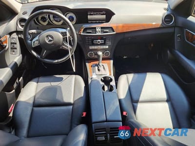 Zdjęcie 8 z 13 samochodu: 2014 MERCEDES-BENZ C 300 4MATIC VIN:WDDGF8AB8ER325032 - miniatura
