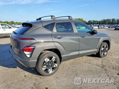 Trzecie zdjęcie samochodu z tyłu: 2024 HYUNDAI KONA SEL VIN:KM8HBCAB2RU088971 - miniatura