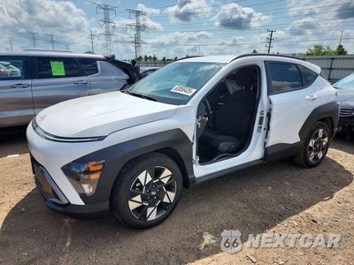 2024 HYUNDAI KONA SEL KM8HB3AB9RU143853 - główne zdjęcie licytacji z USA - miniatura