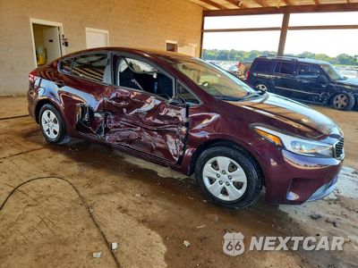 Czwarte zdjęcie samochodu z boku: 2017 KIA FORTE LX VIN:3KPFK4A72HE131618 - miniatura