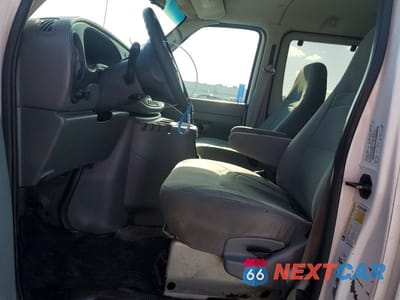 Zdjęcie 7 z 13 samochodu: 2008 FORD ECONOLINE E350 SUPER DUTY WAGON VIN:1FBSS31L58DA32061 - miniatura