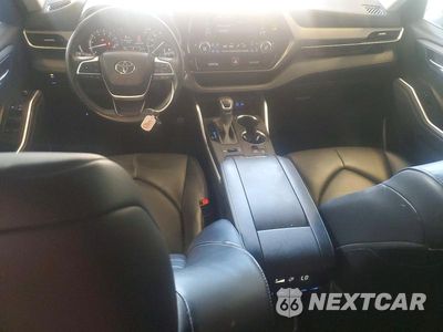 Zdjęcie 8 z 13 samochodu: 2022 TOYOTA HIGHLANDER XLE VIN:5TDGZRBH4NS240085 - miniatura