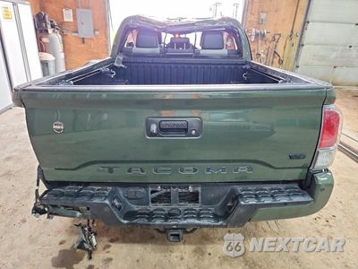 Zdjęcie 6 z 12 samochodu: 2022 TOYOTA TACOMA TRD OFF-ROAD VIN:3TMCZ5AN1NM472836 - miniatura