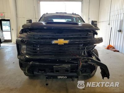 Piąte zdjęcie samochodu w środku: 2024 CHEVROLET SILVERADO K2500 CUSTOM VIN:1GC4YMEY7RF202067 - miniatura