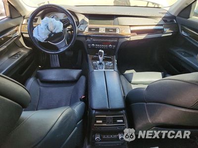 Zdjęcie 8 z 12 samochodu: 2012 BMW 740 LI VIN:WBAKB4C56CC576838 - miniatura