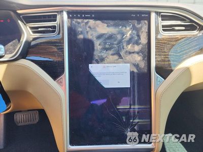 Zdjęcie 9 z 12 samochodu: 2016 TESLA MODEL S VIN:5YJSA1E16GF152907 - miniatura