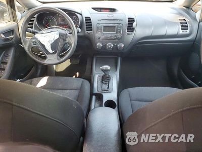 Zdjęcie 8 z 12 samochodu: 2016 KIA FORTE LX VIN:KNAFK4A68G5594782 - miniatura
