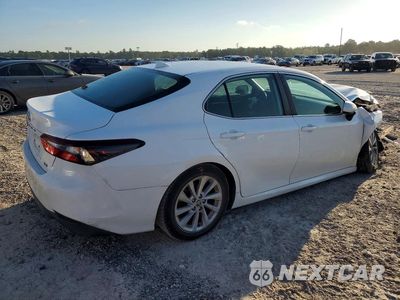 Trzecie zdjęcie samochodu z tyłu: 2022 TOYOTA CAMRY LE VIN:4T1C11AK9NU641188 - miniatura