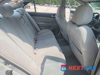 Zdjęcie 10 z 12 samochodu: 2006 HYUNDAI SONATA GLS VIN:KMHEU46C16A110413 - miniatura