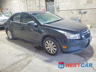 Czwarte zdjęcie samochodu z boku: 2011 CHEVROLET CRUZE LS VIN:1G1PD5SH2B7234372 - miniatura