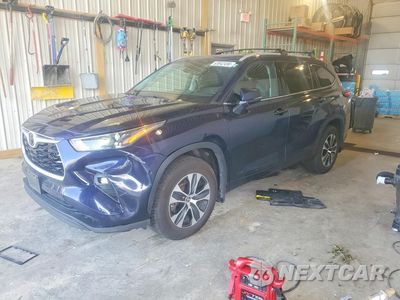 2022 TOYOTA HIGHLANDER XLE 5TDGZRBH4NS240085 - główne zdjęcie licytacji z USA - miniatura