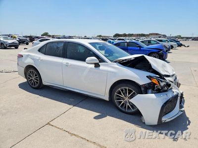 Czwarte zdjęcie samochodu z boku: 2021 TOYOTA CAMRY SE VIN:4T1T11AK9MU549979 - miniatura