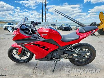 Trzecie zdjęcie samochodu z tyłu: 2016 KAWASAKI EX300 B VIN:JKAEX8B17GDA27153 - miniatura