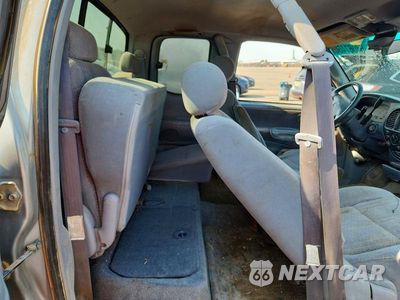 Zdjęcie 10 z 12 samochodu: 2002 TOYOTA TUNDRA SR5 V8 VIN:5TBBT44122S261861 - miniatura