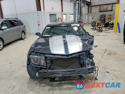 Piąte zdjęcie samochodu w środku: 2013 CHEVROLET CAMARO LT VIN:2G1FB1E38D9141724 - miniatura