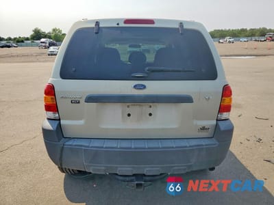 Zdjęcie 6 z 14 samochodu: 2005 FORD ESCAPE XLT VIN:1FMYU93125KD74746 - miniatura