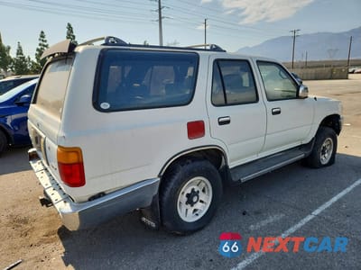 Trzecie zdjęcie samochodu z tyłu: 1995 TOYOTA 4RUNNER SR5 V6 VIN:JT3VN39W1P0112692 - miniatura