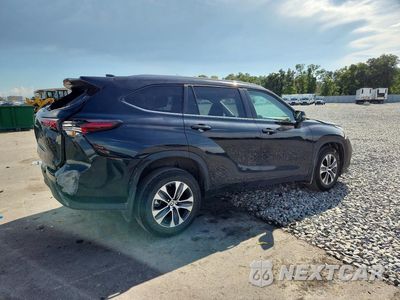 Trzecie zdjęcie samochodu z tyłu: 2024 TOYOTA HIGHLANDER XLE VIN:5TDKDRBH5RS555847 - miniatura